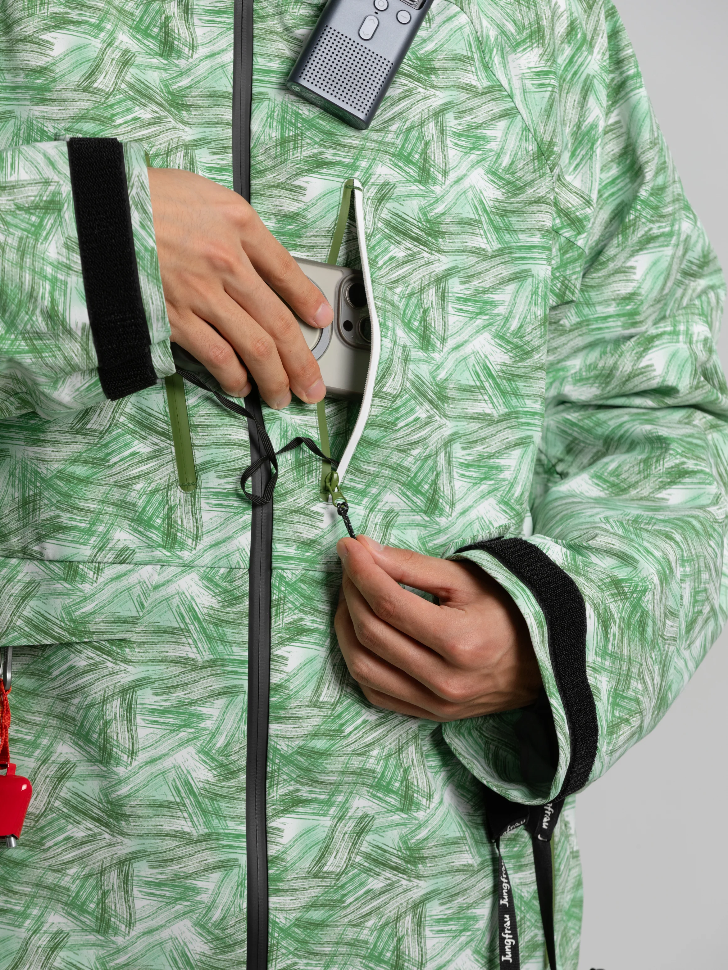 Jungfrau Aurora Green 3L Snow Suit - Unisex - Image 19