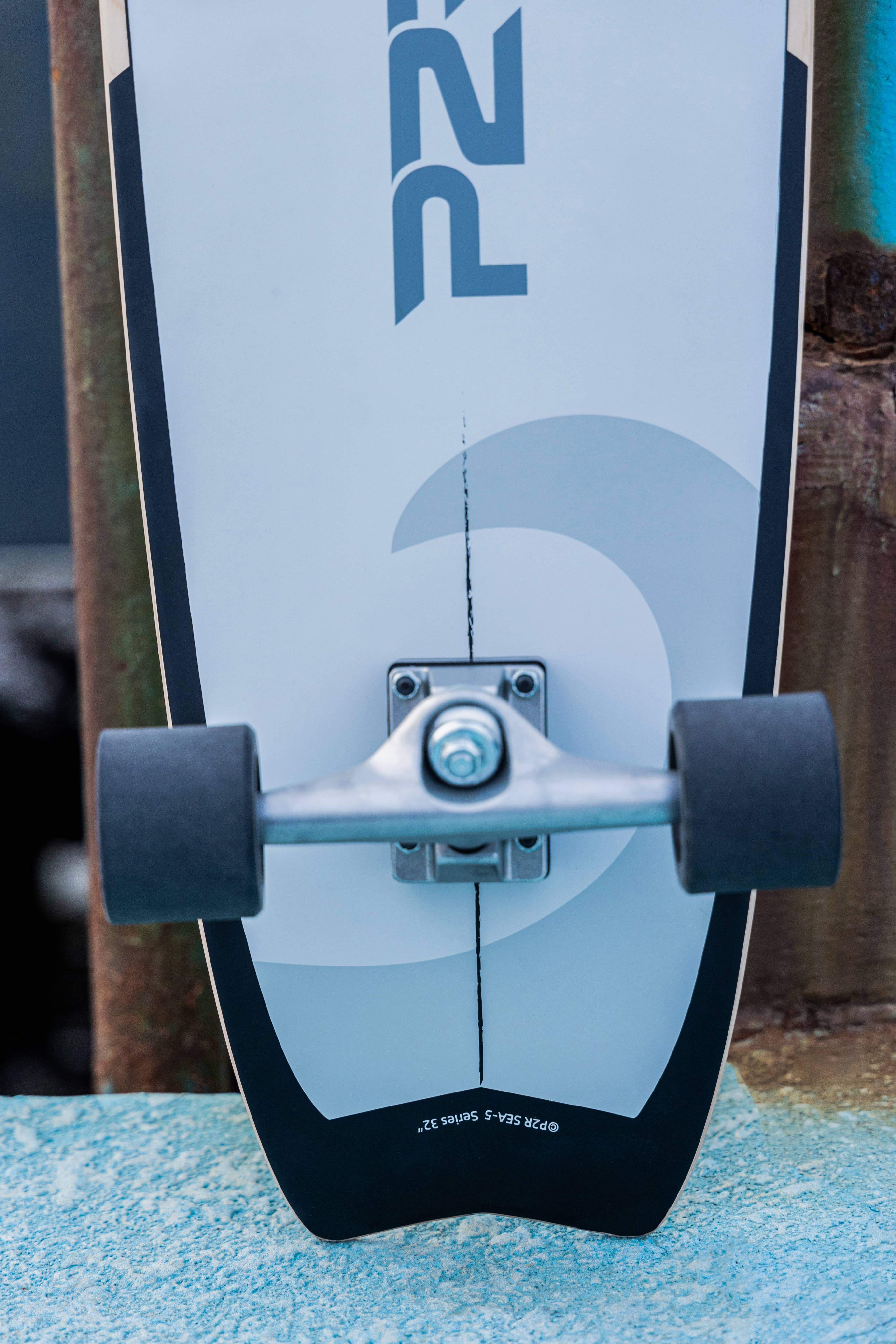 P2R SEA-5 Surf Skateboard with Carving Truck - Image 20