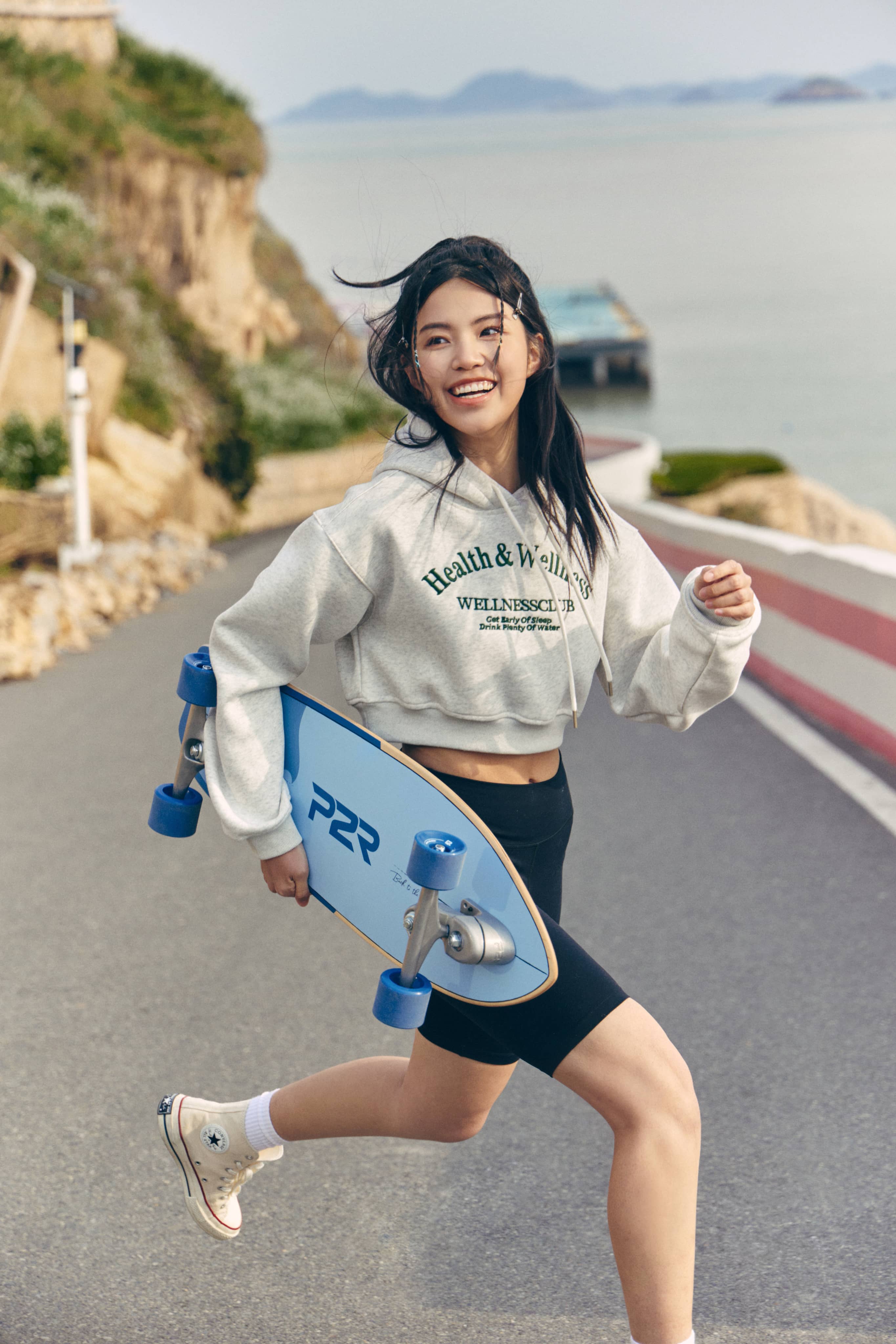 P2R SEA-5 Surf Skateboard with Carving Truck - Image 4