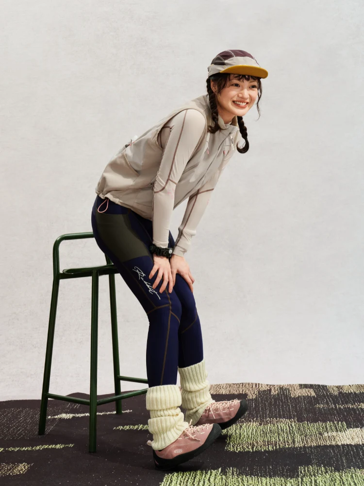 TurtleRabbit Flow UPF50+ Cargo Bibs - Women's - Image 2